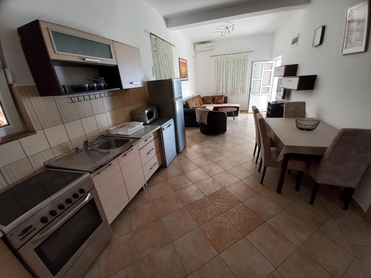 Vujovic Markovici Apartman *